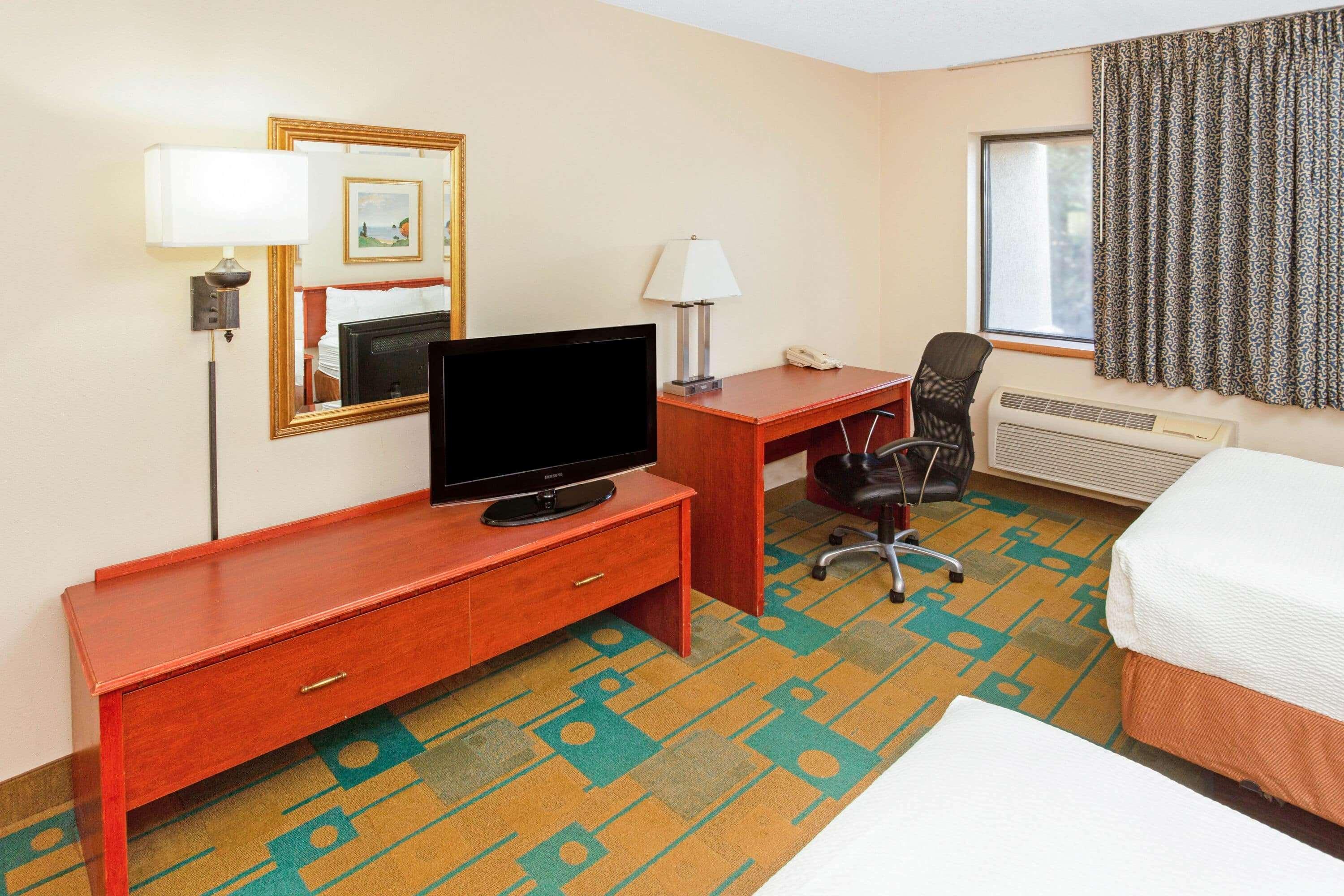 La Quinta Inn By Wyndham Milwaukee Airport / Oak Creek Exterior foto